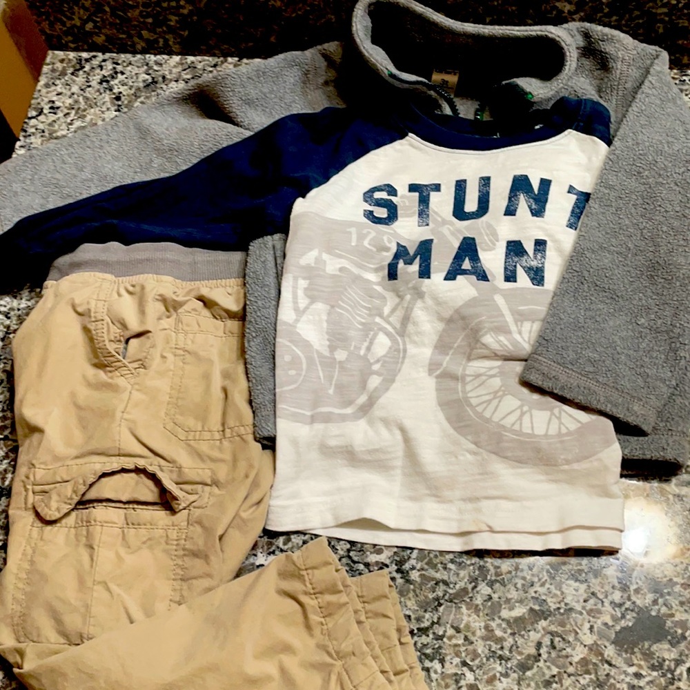 3T bundle! Shirt, fleece and pants.